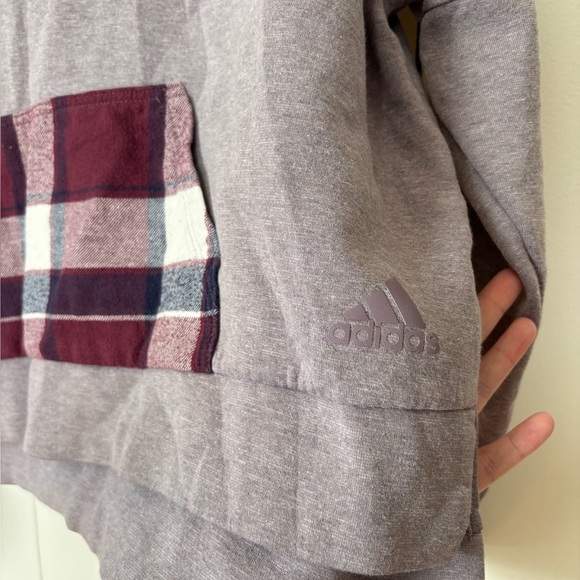 🎉4/30$🎉 Adidas Mauve Sweatshirt with Plaid Pocket – Size Medium - Picture 3 of 5